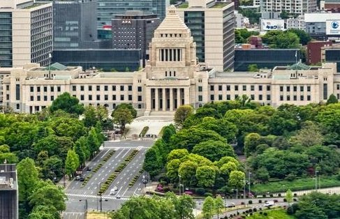 日本众议院选举临近 民调显示自民党支持者流失